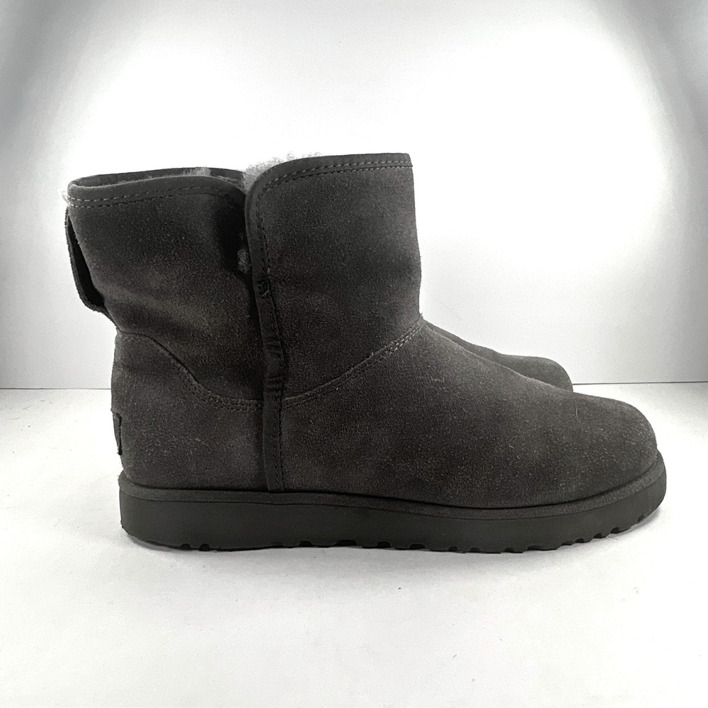 UGG‎ Classic Mini II Grey Suede Sheepskin Ankle Boots 1125792 Womens 7 / EU 38